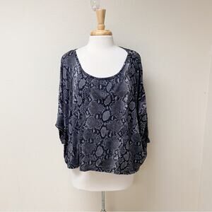 Express Oversized Top Snakeskin Print Grey Black M